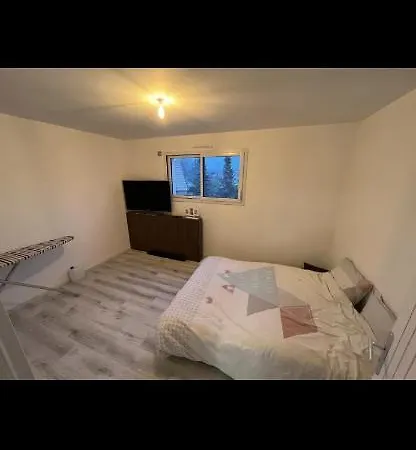 Chez Nous Bed & Breakfast 3*