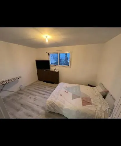 Chez Nous Bed & Breakfast 3*