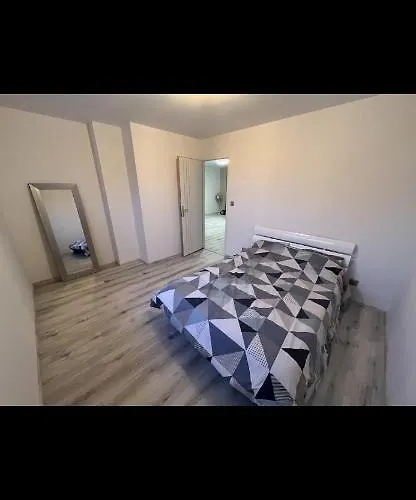 Chez Nous Bed & Breakfast 3*